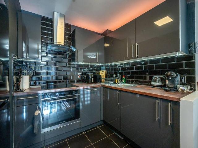 Flat for rent in Maryland, Greater London