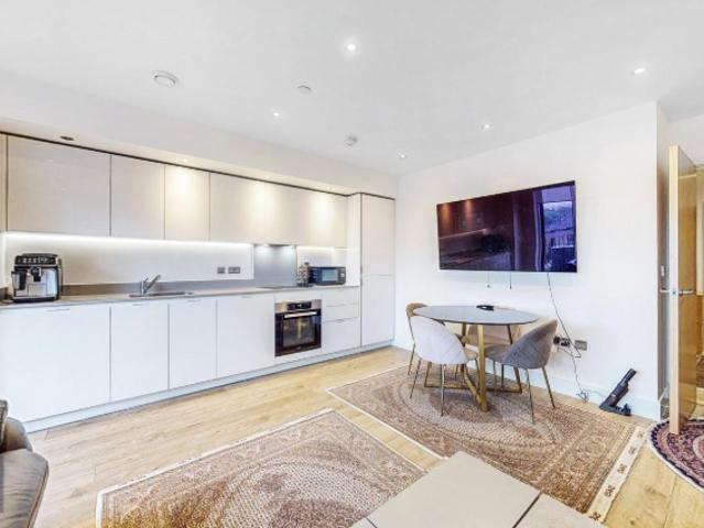 Flat for rent in Wealdstone, Greater London