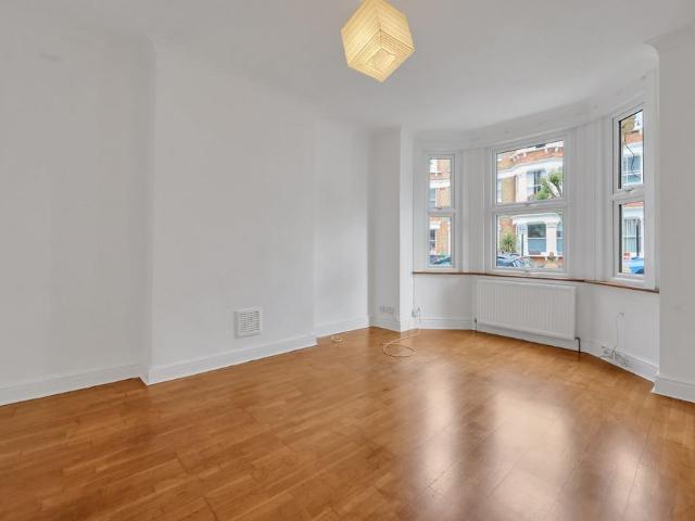 Flat for rent in Kentish Town, Isle Of Man