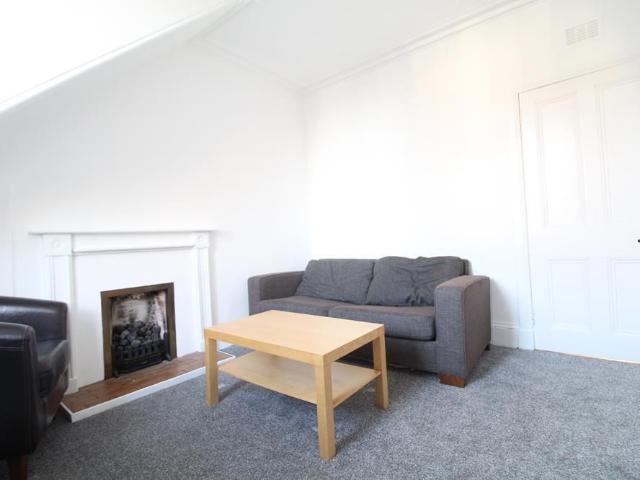 Apartment for rent in St Margarets, Greater London