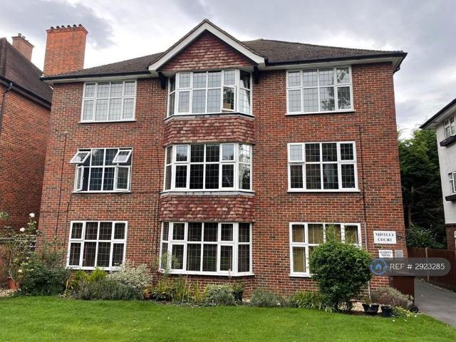 Apartment for rent in Woodcote, Epsom