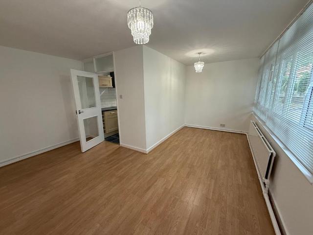 Flat for rent in Bromley, Shortlands
