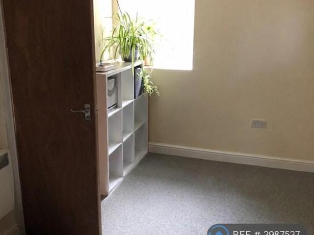Flat for rent in Caldermill, East Midlands