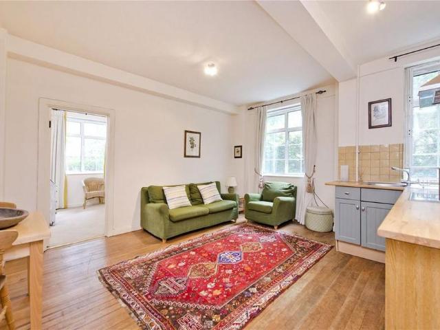 Apartment for rent in St. John's Wood, Greater London