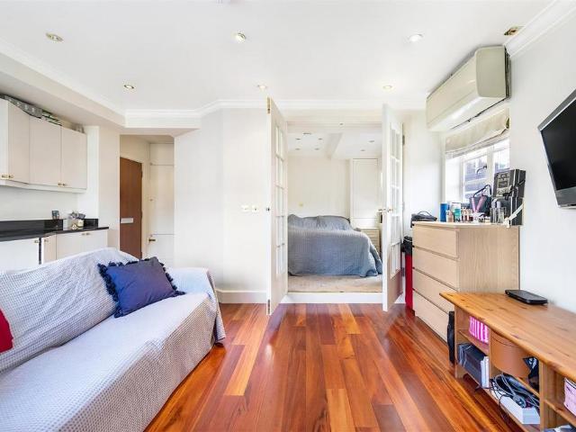 Flat for rent in Chelsea, Greater London