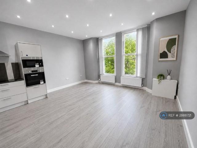 Apartment for rent in Calderstones