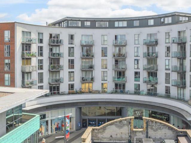 Flat for rent in Blackhills, Surrey