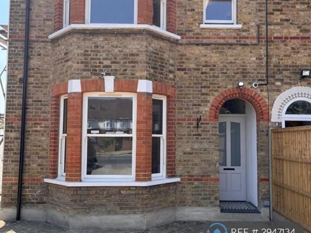 Flat for rent in London Borough of Hounslow, Greater London