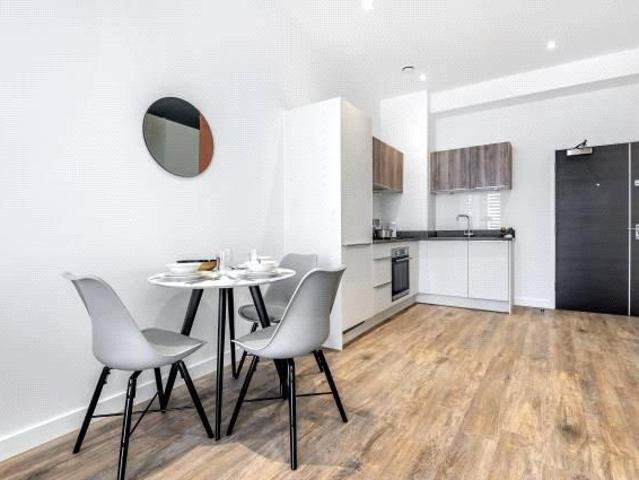 Apartment for rent in Old Town, Swindon