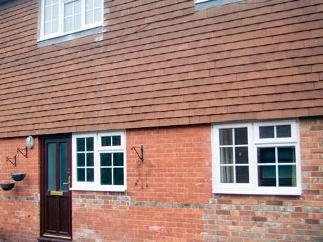 Flat for rent in Northchapel, Littlecote