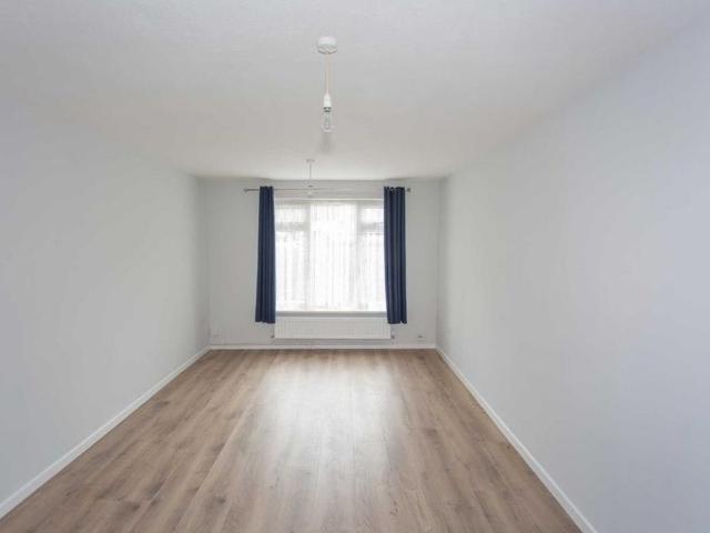 Apartment for rent in Hawley, Monks Orchard