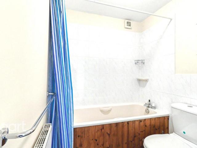 Flat for rent in Purfleet, Essex