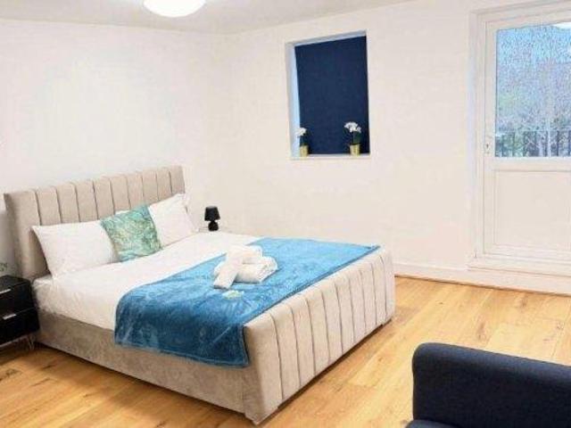 Flat for rent in Golders Green, Isle Of Man