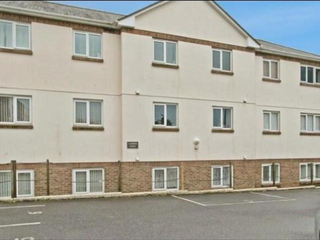 Flat for rent in Tuckingmill, Pool