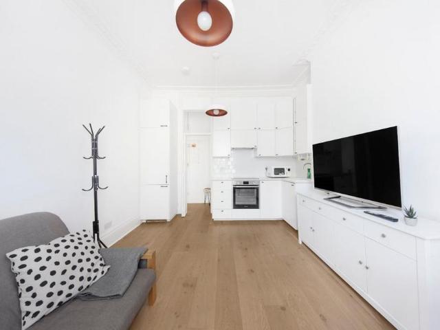 Apartment for rent in St. John's Wood, Greater London