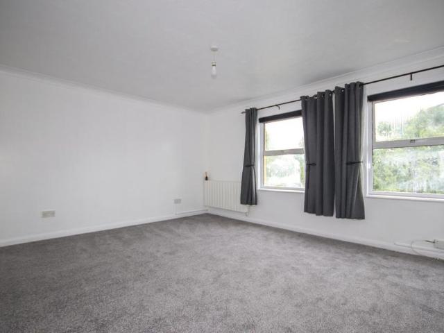 Apartment for rent in Regent Quay, Oad Street