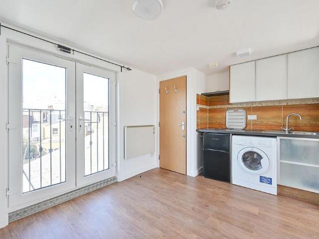 Apartment for rent in London Borough of Ealing, Greater London