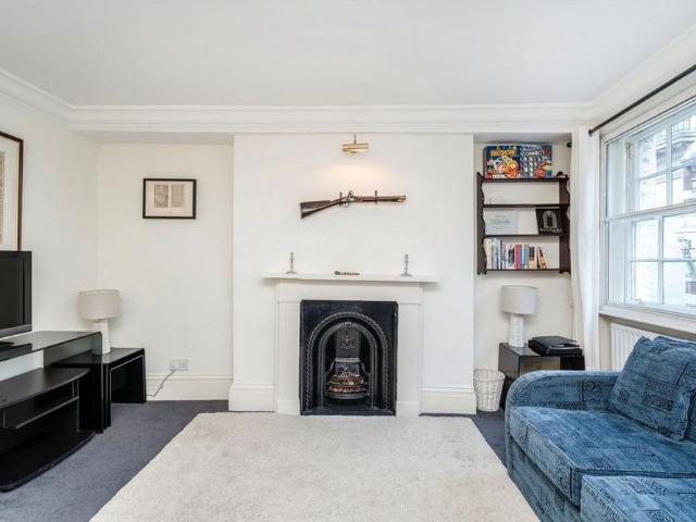 Apartment for rent in Lyons, Greater London