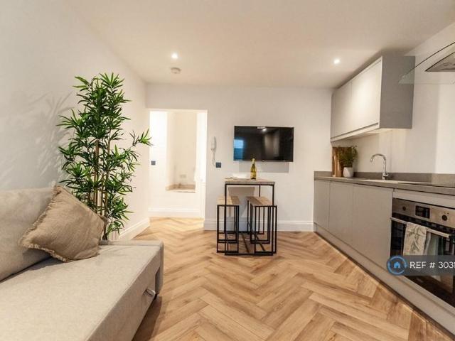 Apartment for rent in Leeman Road, High Field