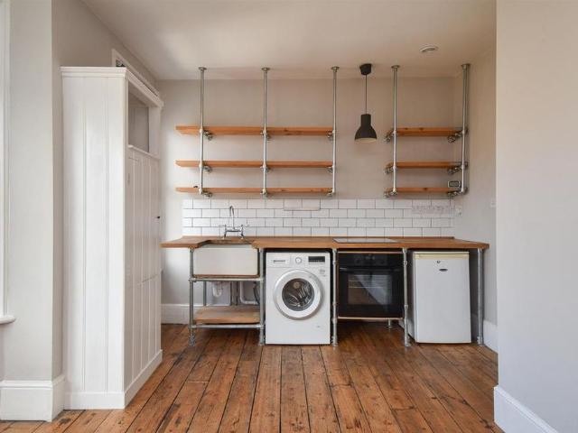 Apartment for rent in Blacklands, Guestling Green