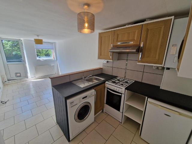 Flat for rent in St Albans, Five Acres