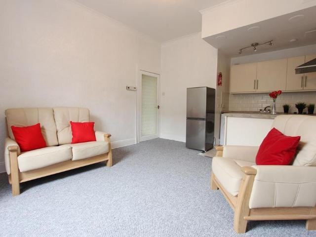 Apartment for rent in Hillside, Leith
