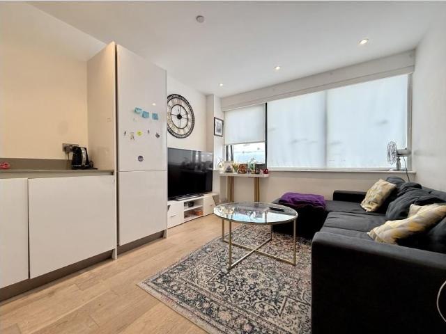 Apartment for rent in Midway, Kent