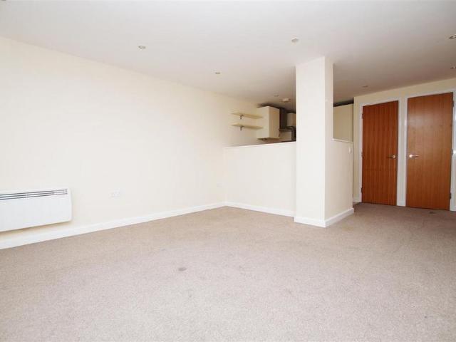 Apartment for rent in Walcot West, Rodbourne
