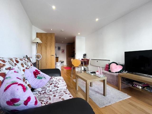Apartment for rent in Wortley, West Yorkshire