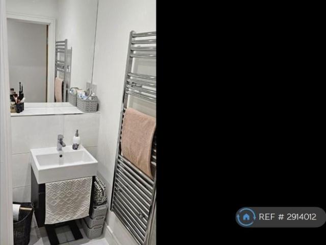Flat for rent in Daws Hill, Cressex