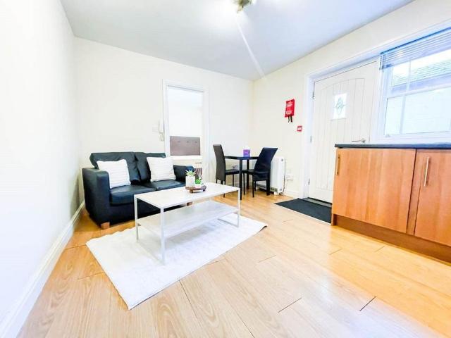 Apartment for rent in Stow Hill, Wales