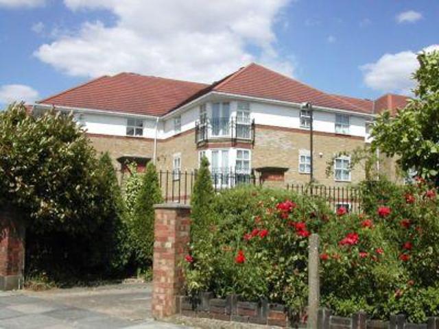 Flat for rent in Preston, Greater London