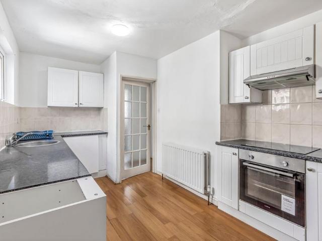 Flat for rent in London Borough of Lewisham, Ladywell