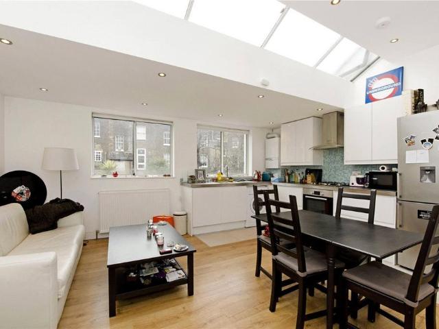 Flat for rent in Chalk Farm, Greater London