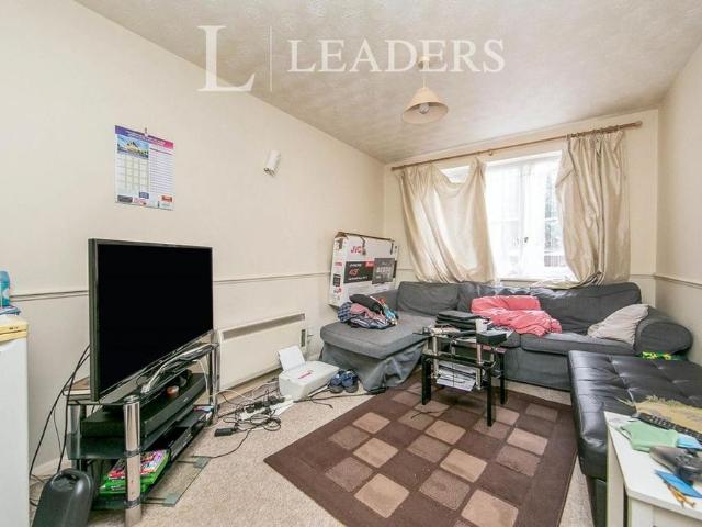 Apartment for rent in Mile End, Fordham Heath