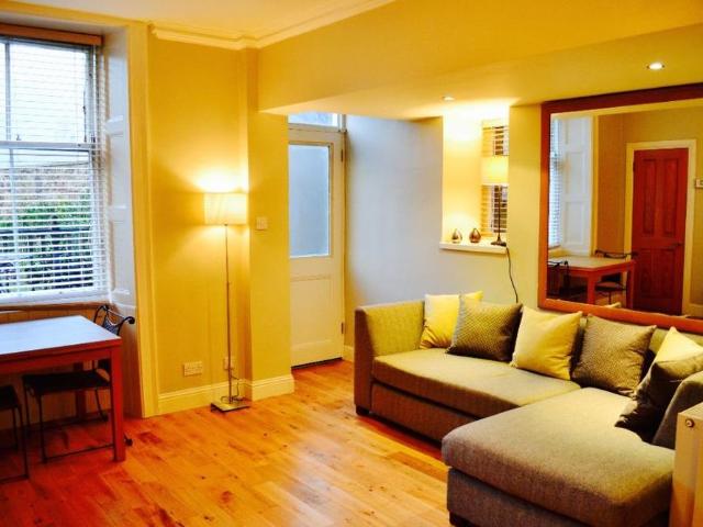 Apartment for rent in Newington, Scotland