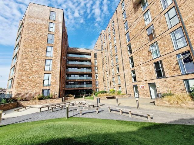 Apartment for rent in Lane, Greater London