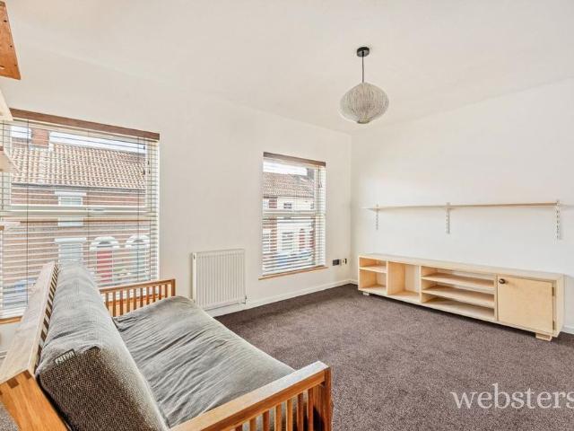 Apartment for rent in Heigham Grove, East Bank