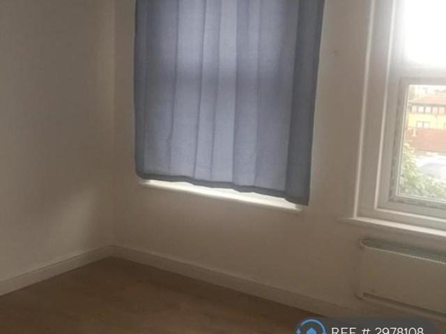 Flat for rent in London Borough of Ealing, Hanwell