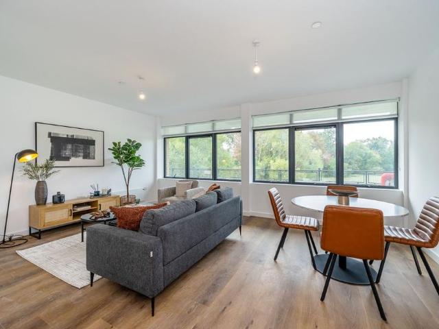 Apartment for rent in Birch Green, Lower Halliford