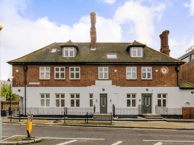Flat for rent in Camberwell, Greater London