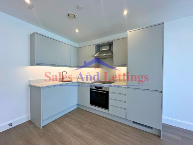 Flat for rent in Slough