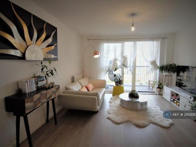 Apartment for rent in London Borough of Croydon, Waddon