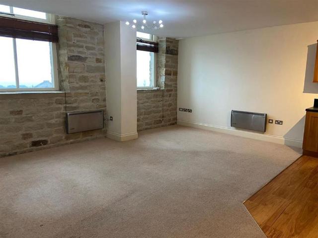 Apartment for rent in Lindley, West Yorkshire