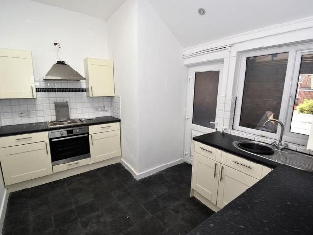 Apartment for rent in Cliff Hill, Green Close