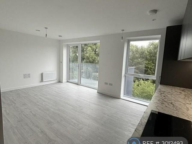 Apartment for rent in Worcester Park Estate, Monks Orchard