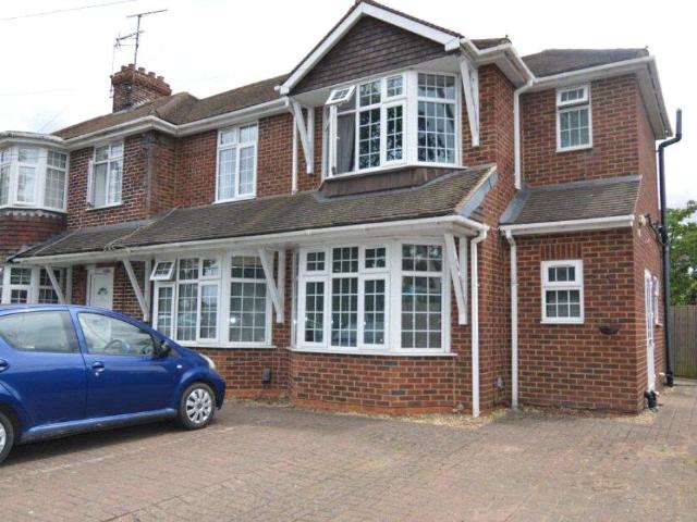 Flat for rent in Earley