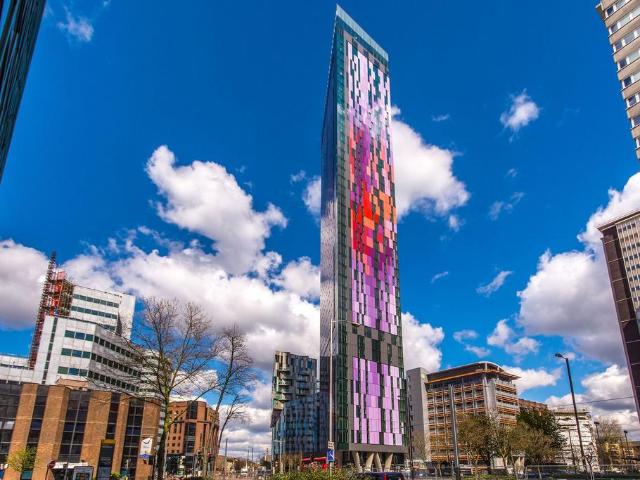 Flat for rent in London Borough of Croydon, Greater London