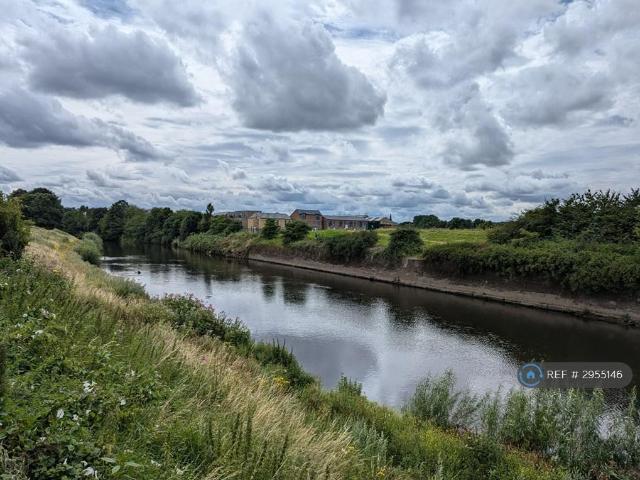 Flat for rent in Higher Broughton, Salford