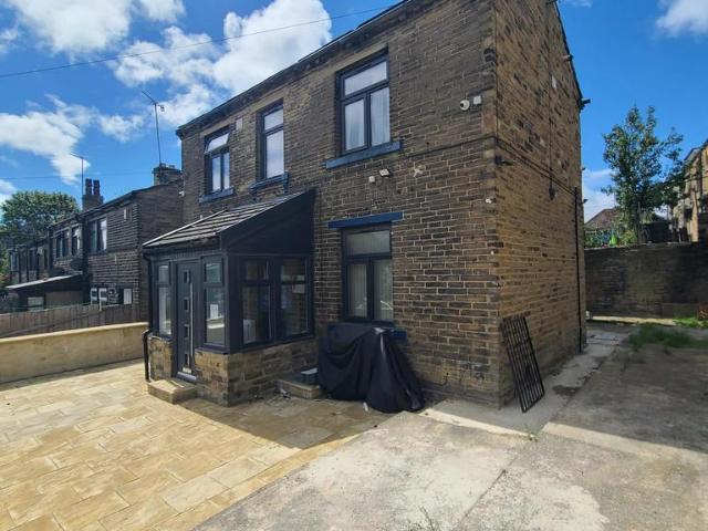 Flat for rent in West Yorkshire